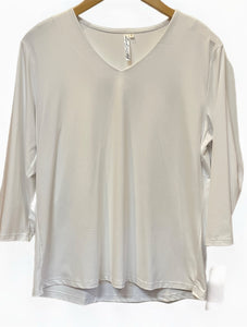 V-Neck 3/4 Sleeve Top