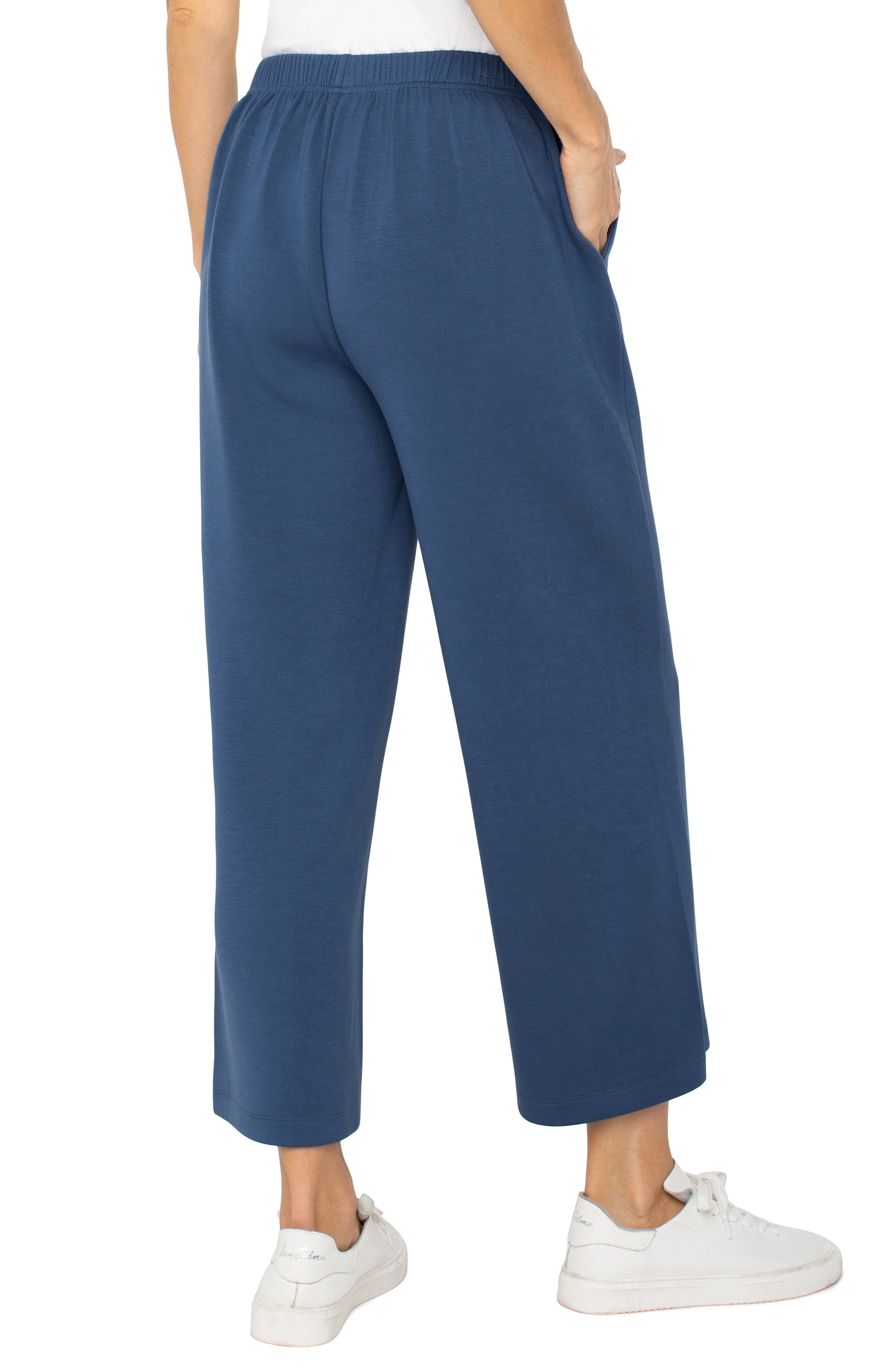 Pull-On Wide Leg Crop