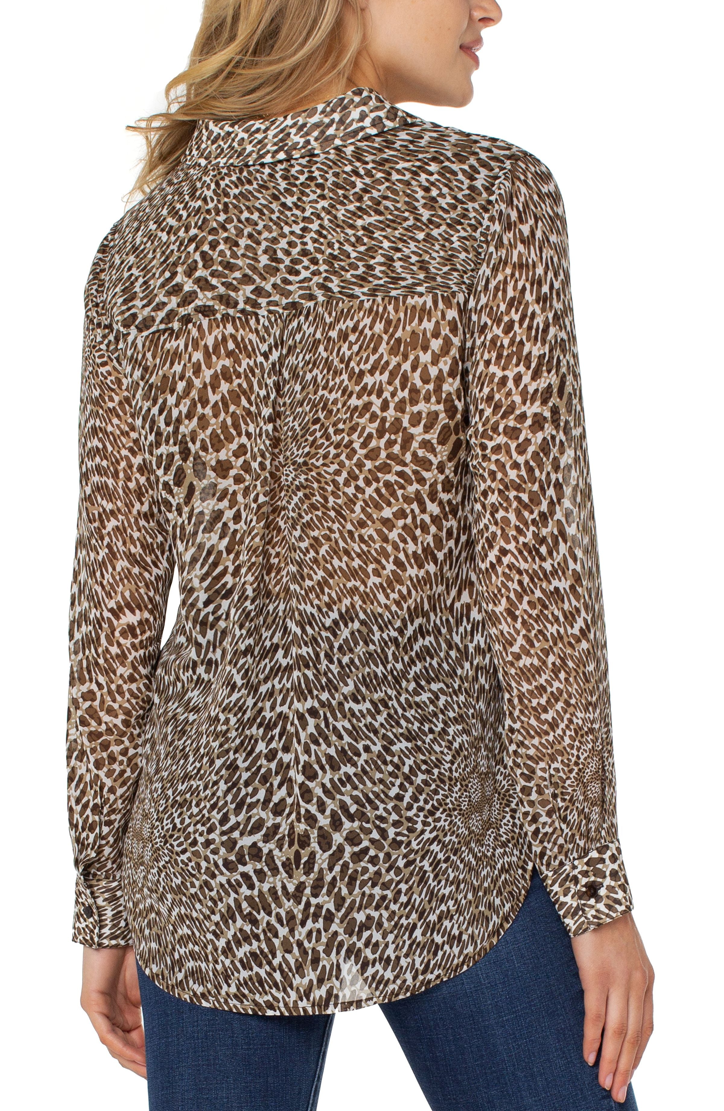 Button up shirt with inverted pleat